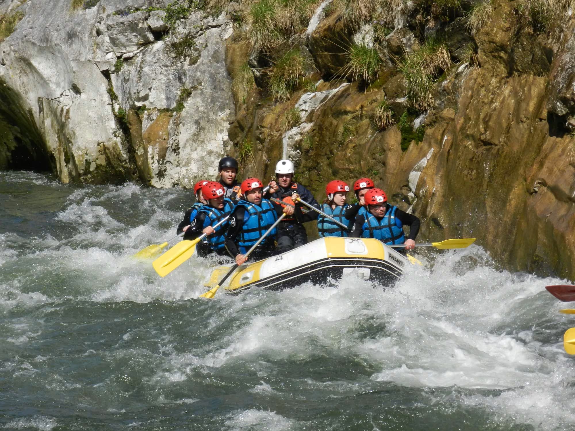 Rafting en el Río Ebro, Cantabria